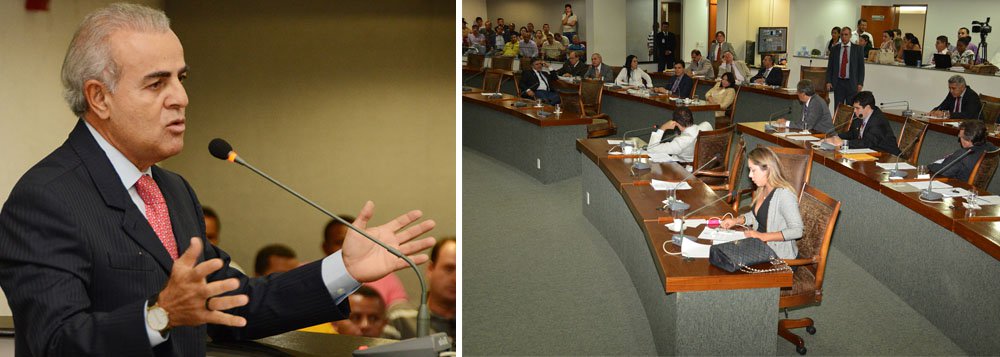 Acaba nesta terça-feira (10) o prazo para que os deputados estaduais apresentem emendas ao Projeto de Lei Orçamentária Anual (LOA) tendo em vista a prorrogação feita pelo relator da matéria na Assembleia Legislativa, deputado Amélio Cayres (SD). Líder do governo na Casa, Paulo Mourão (PT) frisou que "o Tocantins é o único estado brasileiro que está vivenciando esta situação que é de um desequilíbrio, de vazio orçamentário"; "É preciso que os deputados entendam que a agilidade na votação do orçamento é um benefício não para o Governo, mas para todos os Poderes e para todo o povo do Tocantins" (Foto: Leonardo Lucena) Acaba nesta terça-feira (10) o prazo para que os deputados estaduais apresentem emendas ao Projeto de Lei Orçamentária Anual (LOA) tendo em vista a prorrogação feita pelo relator da matéria na Assembleia Legislativa, deputado Amélio Cayres (SD). Líder do governo na Casa, Paulo Mourão (PT) frisou que "o Tocantins é o único estado brasileiro que está vivenciando esta situação que é de um desequilíbrio, de vazio orçamentário"; "É preciso que os deputados entendam que a agilidade na votação do orçamento é um benefício não para o Governo, mas para todos os Poderes e para todo o povo do Tocantins"