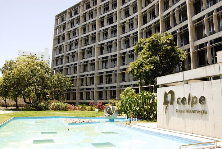 Nas tarifas elétricas neste ano os consumidores já tiveram dois reajustes para aumentar o caixa das concessionárias. O primeiro referente às bandeiras tarifárias, e o segundo o reajuste extraordinário concedido pela Aneel. E agora, no caso da Celpe, novo (Foto: Heitor Scalambrini Costa) Nas tarifas elétricas neste ano os consumidores já tiveram dois reajustes para aumentar o caixa das concessionárias. O primeiro referente às bandeiras tarifárias, e o segundo o reajuste extraordinário concedido pela Aneel. E agora, no caso da Celpe, novo