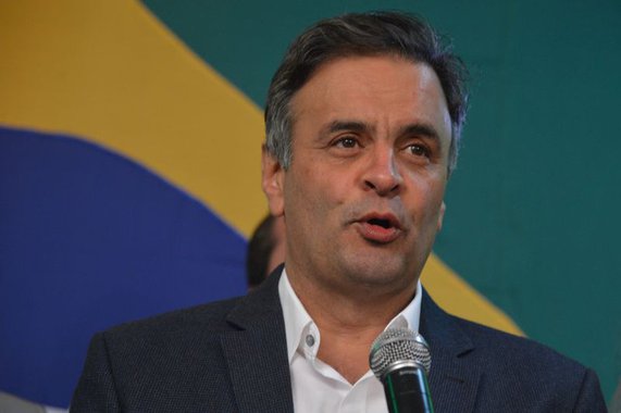 Os candidatos do PSDB à Presidência e ao Ministério da Fazenda querem mesmo nos convencer de que o culpado pelo não crescimento da economia e pela existência de – qualquer – inflação é do salário? (Foto: Lucas Anastácio Mourão) Os candidatos do PSDB à Presidência e ao Ministério da Fazenda querem mesmo nos convencer de que o culpado pelo não crescimento da economia e pela existência de – qualquer – inflação é do salário?