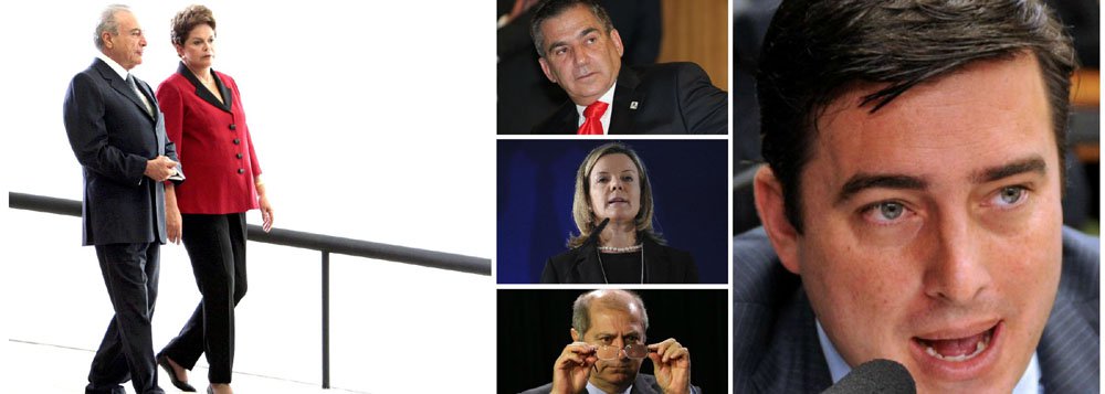 Paulo Bernardo, das Comunicações, cederá lugar ao baiano Jacques Wagner; Gilberto Carvalho, da Secretaria Geral da Presidência, abrirá ala para o gaúcho Miguel Rossetto; e a Casa Civil, que era de Gleisi Hoffmann, permanecerá nas mãos do paulista Aloizio Mercadante; chances de o deputado paranaense João Arruda (PMDB), sobrinho do senador Roberto Requião, assumir o Turismo foram por terra na madrugada desta terça-feira (23) (Foto: Realle Palazzo-Martini) Paulo Bernardo, das Comunicações, cederá lugar ao baiano Jacques Wagner; Gilberto Carvalho, da Secretaria Geral da Presidência, abrirá ala para o gaúcho Miguel Rossetto; e a Casa Civil, que era de Gleisi Hoffmann, permanecerá nas mãos do paulista Aloizio Mercadante; chances de o deputado paranaense João Arruda (PMDB), sobrinho do senador Roberto Requião, assumir o Turismo foram por terra na madrugada desta terça-feira (23)