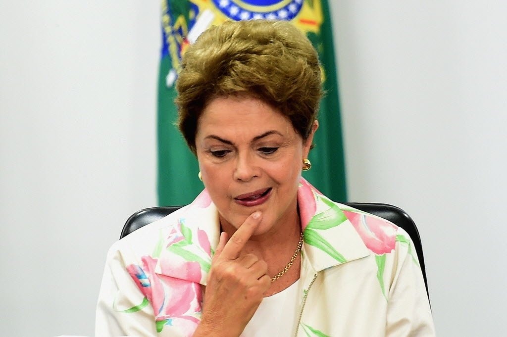 Numa visão bem simplista, Dilma Rousseff poderia sair de seu governo como heroína se usasse sua autoritária personalidade para cortar 10 ministérios. Assim, rápido, na raiz. Ou 15, sem problema (Foto: Jean Menezes de Aguiar) Numa visão bem simplista, Dilma Rousseff poderia sair de seu governo como heroína se usasse sua autoritária personalidade para cortar 10 ministérios. Assim, rápido, na raiz. Ou 15, sem problema