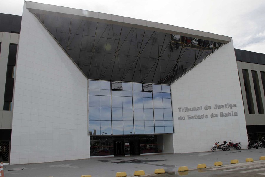 Números do Conselho Nacional de Justiça (CNJ) revelam que o Tribunal de Justiça da Bahia (TJ-BA) é a pior corte do País no julgamento de casos de corrupção; o compromisso de julgar os casos de improbidade administrativa e crimes contra administração pública foi assumido pelos presidentes dos tribunais brasileiros em 2013; na Bahia, o acervo de processos de casos de corrupção é de 7.233, mas apenas 559 foram julgados no ano de 2014 (Foto: Romulo Faro) Números do Conselho Nacional de Justiça (CNJ) revelam que o Tribunal de Justiça da Bahia (TJ-BA) é a pior corte do País no julgamento de casos de corrupção; o compromisso de julgar os casos de improbidade administrativa e crimes contra administração pública foi assumido pelos presidentes dos tribunais brasileiros em 2013; na Bahia, o acervo de processos de casos de corrupção é de 7.233, mas apenas 559 foram julgados no ano de 2014