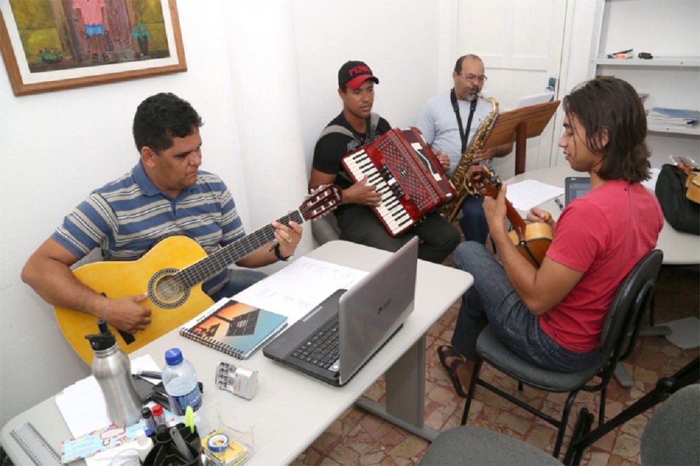 A Escola Oficina de Artes Valdice Teles traz mais novidades nestas férias para os aracajuanos; as Oficinas de Verão da instituição terão suas inscrições abertas a partir do dia 15 de dezembro; de forma totalmente gratuita, as aulas oferecem à população o contato com a música, o teatro, a dança e outras vertentes da arte (Foto: Valter Lima) A Escola Oficina de Artes Valdice Teles traz mais novidades nestas férias para os aracajuanos; as Oficinas de Verão da instituição terão suas inscrições abertas a partir do dia 15 de dezembro; de forma totalmente gratuita, as aulas oferecem à população o contato com a música, o teatro, a dança e outras vertentes da arte