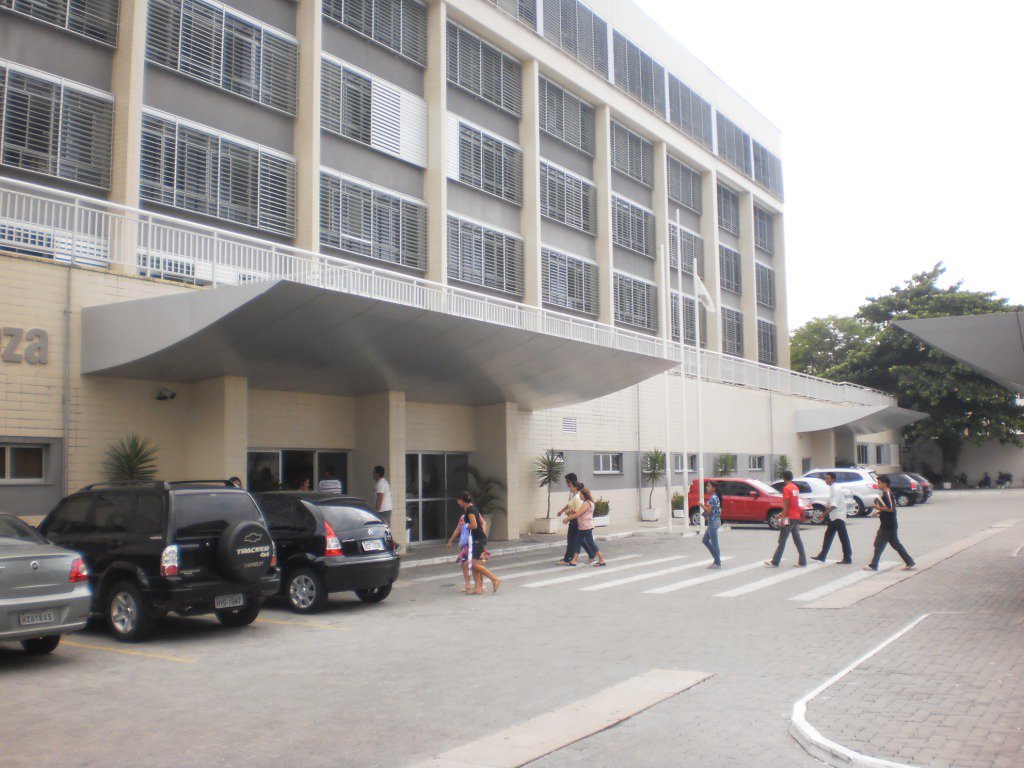 A primeira visita foi feita hoje, 13, ao Hospital Geral de Fortaleza (HGF). Gerido pelo governo do Estado, o HGF é uma das unidades que recebe casos de maior complexidade, atendendo tanto pacientes do Ceará como de estados vizinhos. Amanhã, 14, os defensores públicos vão visitar o Instituto Dr. José Frota (IJF), considerado o maior hospital de urgência e emergência do Ceará (Foto: Renata Paiva) A primeira visita foi feita hoje, 13, ao Hospital Geral de Fortaleza (HGF). Gerido pelo governo do Estado, o HGF é uma das unidades que recebe casos de maior complexidade, atendendo tanto pacientes do Ceará como de estados vizinhos. Amanhã, 14, os defensores públicos vão visitar o Instituto Dr. José Frota (IJF), considerado o maior hospital de urgência e emergência do Ceará