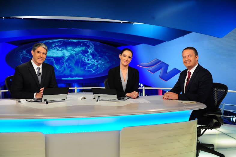 "Não desista do Brasil." A frase célebre de Eduardo Campos, sacramentada na entrevista ao JN, ganha as páginas da grande imprensa, é pauta de articulistas, viraliza nas redes sociais e – pasmem! –, se transformou em provocação na boca da oposição (Foto: Éden Valadares) "Não desista do Brasil." A frase célebre de Eduardo Campos, sacramentada na entrevista ao JN, ganha as páginas da grande imprensa, é pauta de articulistas, viraliza nas redes sociais e – pasmem! –, se transformou em provocação na boca da oposição