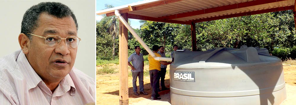 Segundo o presidente da Agência Tocantinense de Saneamento (ATS), Edmundo Galdino, todas as empreiteiras estão com suas frentes de serviços montadas e estão ampliando essas frentes de serviço para garantir a implantação das cisternas; "Estamos com nossas equipes de acompanhamento e fiscalização na região. Avançamos bastante nas construções e agora vamos fazer uma ofensiva para levar a água até a casa das pessoas, e até dezembro vamos atender 100% dos municípios da região", garantiu; governo tem até o fim do ano para instalar cerca de 10.800 cisternas na região Sudeste (Foto: Aquiles Lins) Segundo o presidente da Agência Tocantinense de Saneamento (ATS), Edmundo Galdino, todas as empreiteiras estão com suas frentes de serviços montadas e estão ampliando essas frentes de serviço para garantir a implantação das cisternas; "Estamos com nossas equipes de acompanhamento e fiscalização na região. Avançamos bastante nas construções e agora vamos fazer uma ofensiva para levar a água até a casa das pessoas, e até dezembro vamos atender 100% dos municípios da região", garantiu; governo tem até o fim do ano para instalar cerca de 10.800 cisternas na região Sudeste