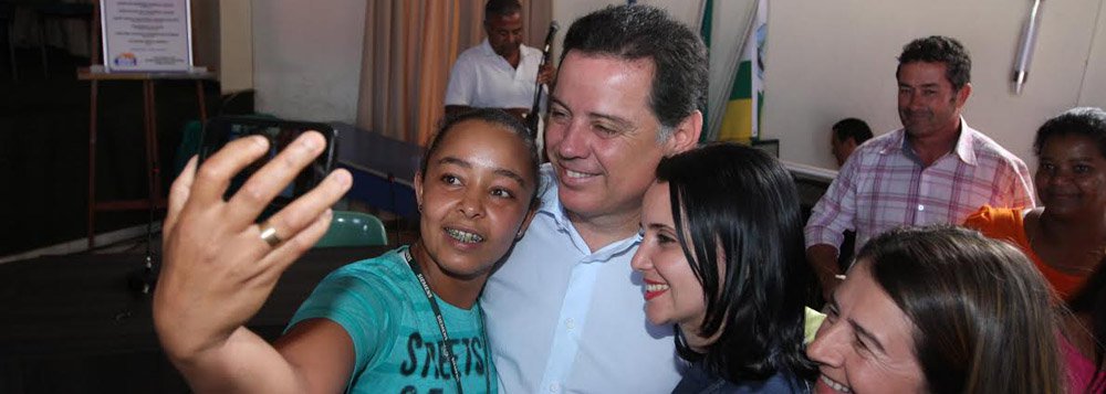 Após visita a Anápolis, onde abriu a 34ª edição do Governo Junto de Você e confirmou parcerias com o prefeito João Gomes, governador inaugurou reforma de colégios estaduais,vistoriou e autorizou obras rodoviárias, firmou parcerias para a recuperação de asfalto urbano e entregou equipamentos hospitalares nos município de Anhanguera, Cumari, Goiandira e Nova Aurora, na Região Sudeste do Estado (Foto: Realle Palazzo-Martini) Após visita a Anápolis, onde abriu a 34ª edição do Governo Junto de Você e confirmou parcerias com o prefeito João Gomes, governador inaugurou reforma de colégios estaduais,vistoriou e autorizou obras rodoviárias, firmou parcerias para a recuperação de asfalto urbano e entregou equipamentos hospitalares nos município de Anhanguera, Cumari, Goiandira e Nova Aurora, na Região Sudeste do Estado