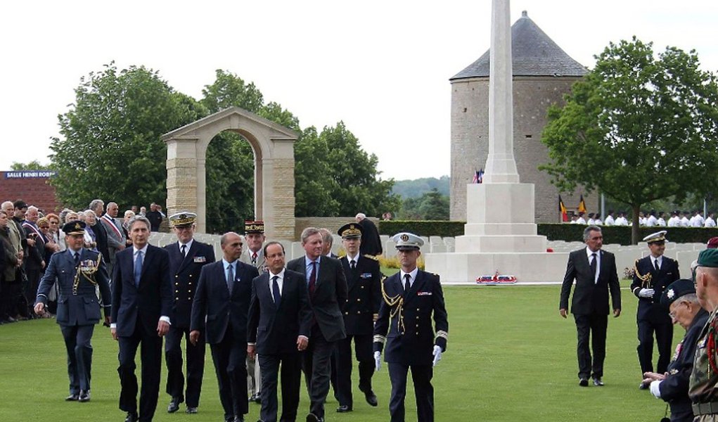 A celebração oficial, com a presença de 20 líderes mundiais, acontece nesta tarde, na praia de Ouistreham. Antes, porém, se deram alguns encontros bilaterais, como entre a chanceler Angela Merkel e o presidente Putin, e entre o ucraniano Poroshenko e o russo Putin (Foto: Leonardo Attuch) A celebração oficial, com a presença de 20 líderes mundiais, acontece nesta tarde, na praia de Ouistreham. Antes, porém, se deram alguns encontros bilaterais, como entre a chanceler Angela Merkel e o presidente Putin, e entre o ucraniano Poroshenko e o russo Putin