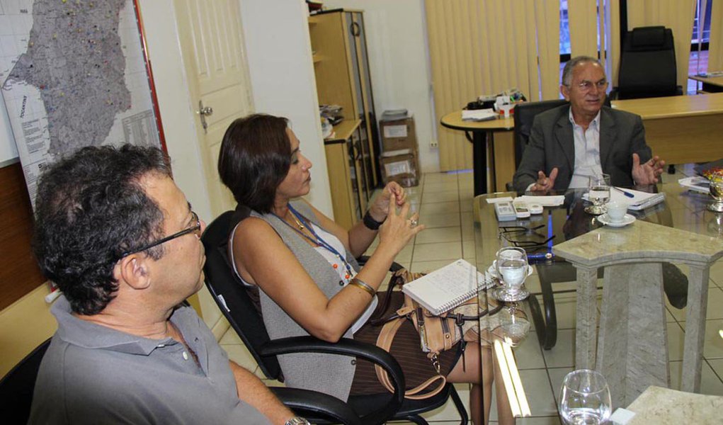 O protocolo da parceria firmada pelo secretário estadual de Ciência e Tecnologia, José Costa e o representante da Embrapa, Carlos Feitas deve ser assinado em duas semanas; a Embrapa quer aproveitar a plataforma educacional da Universidade Virtual do Maranhão (Univima) para capacitação dos trabalhadores na agricultora familiar no Maranhão (Foto: Itevaldo Junior) O protocolo da parceria firmada pelo secretário estadual de Ciência e Tecnologia, José Costa e o representante da Embrapa, Carlos Feitas deve ser assinado em duas semanas; a Embrapa quer aproveitar a plataforma educacional da Universidade Virtual do Maranhão (Univima) para capacitação dos trabalhadores na agricultora familiar no Maranhão