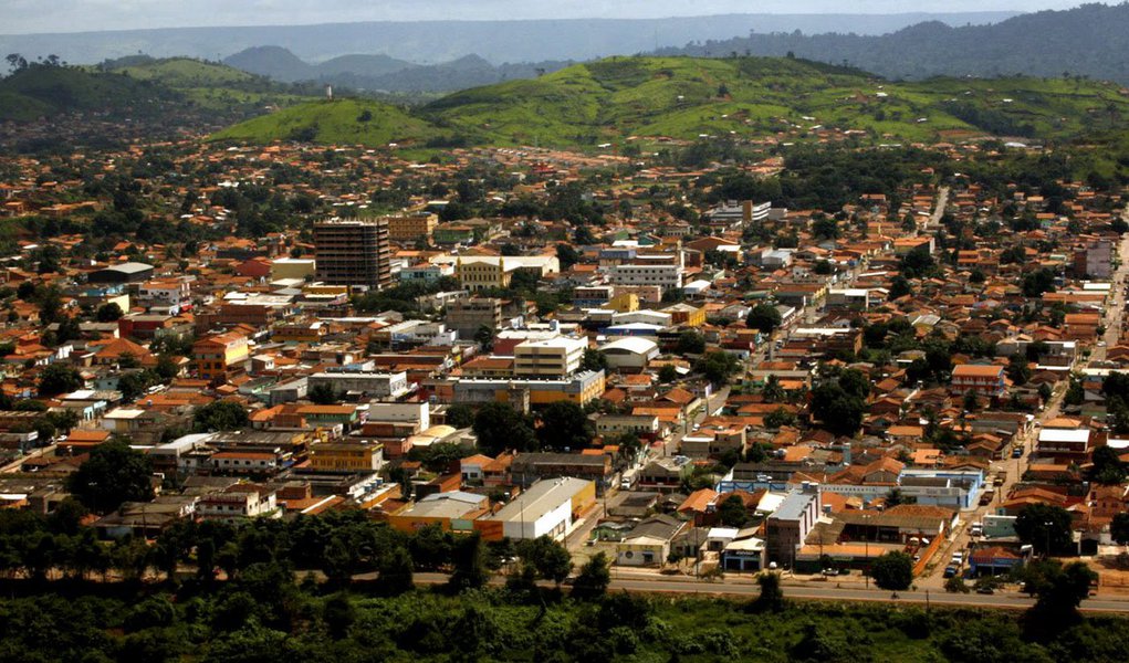 Cidade de Parauapebas, no Pará, exportou US$ 864 milhões no primeiro mês do ano, seguida por Rio de Janeiro, São Paulo, Anchieta, no Espírito Santo, e Vitória; Parauapebas registrou também o maior superávit comercial do mês entre os municípios (Foto: Gisele Federicce) Cidade de Parauapebas, no Pará, exportou US$ 864 milhões no primeiro mês do ano, seguida por Rio de Janeiro, São Paulo, Anchieta, no Espírito Santo, e Vitória; Parauapebas registrou também o maior superávit comercial do mês entre os municípios