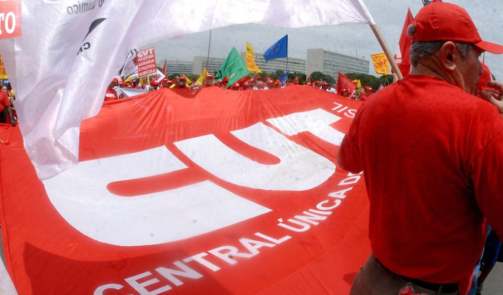 Bancários, metalúrgicos e professores, dos três dos maiores sindicatos filiados à Central, irão às urnas neste primeiro semestre; Sindicato dos Professores do Ensino Oficial do Estado de São Paulo (Apeoesp) definiu a data da eleição para 6 de maio; entidade representa 240 mil docentes (Foto: Roberta Namour) Bancários, metalúrgicos e professores, dos três dos maiores sindicatos filiados à Central, irão às urnas neste primeiro semestre; Sindicato dos Professores do Ensino Oficial do Estado de São Paulo (Apeoesp) definiu a data da eleição para 6 de maio; entidade representa 240 mil docentes