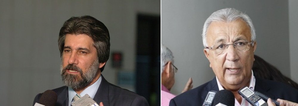 Presidente nacional do PMDB, senador Valdir Raupp disse que a parceria entre o seu partido e o PT em Sergipe "objetiva a reeleição do governador Jackson Barreto, que vem realizando uma administração voltada aos anseios do povo sergipano"; a meta dos dois partidos, segundo Raupp, é firmar aliança em 12 estados e no plano federal
(Foto: Valter Lima) Presidente nacional do PMDB, senador Valdir Raupp disse que a parceria entre o seu partido e o PT em Sergipe "objetiva a reeleição do governador Jackson Barreto, que vem realizando uma administração voltada aos anseios do povo sergipano"; a meta dos dois partidos, segundo Raupp, é firmar aliança em 12 estados e no plano federal