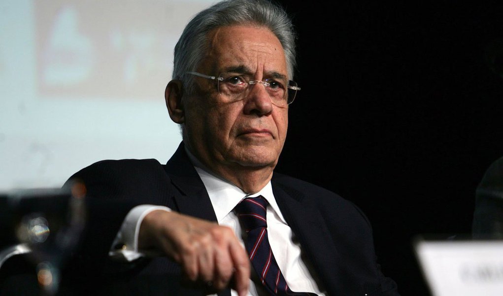 Ex-presidente Fernando Henrique Cardoso critica a "diplomacia inerte do Brasil desde o governo Lula e o erro estratégico na avaliação das forças que predominariam no mundo"; segundo o tucano, menosprezamos os atores que estão saindo da crise como principais condutores da agenda global e perdemos liderança na América Latina, enquanto o Arco do Pacífico se consolida (Foto: Roberta Namour) Ex-presidente Fernando Henrique Cardoso critica a "diplomacia inerte do Brasil desde o governo Lula e o erro estratégico na avaliação das forças que predominariam no mundo"; segundo o tucano, menosprezamos os atores que estão saindo da crise como principais condutores da agenda global e perdemos liderança na América Latina, enquanto o Arco do Pacífico se consolida