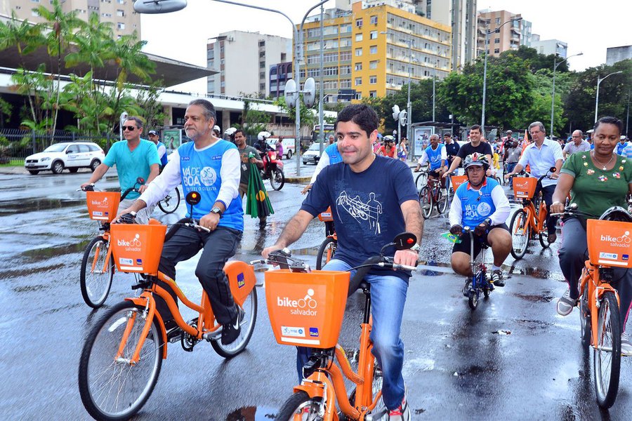 A Prefeitura lança a campanha "Salvador Vai de Bike pelo fim da violência contra as mulheres", que reunirá 500 pessoas num passeio ciclístico no domingo (16), num circuito de 16 quilômetros partindo do Dique do Tororó, passando pela Avenida Centenário, Barra, Ondina, Rio Vermelho até as proximidades do Quartel de Amaralina, retornando pela Avenida Vasco da Gama; concentração será às 8h no Dique e a saída está marcada para as 9h, com previsão de retorno às 11h (Foto: Romulo Faro) A Prefeitura lança a campanha "Salvador Vai de Bike pelo fim da violência contra as mulheres", que reunirá 500 pessoas num passeio ciclístico no domingo (16), num circuito de 16 quilômetros partindo do Dique do Tororó, passando pela Avenida Centenário, Barra, Ondina, Rio Vermelho até as proximidades do Quartel de Amaralina, retornando pela Avenida Vasco da Gama; concentração será às 8h no Dique e a saída está marcada para as 9h, com previsão de retorno às 11h