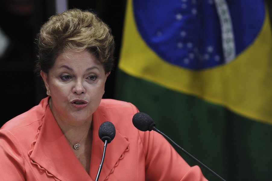 A Paraná Pesquisas diz que 57% dos curitibanos desaprovam a administração da presidenta Dilma Rousseff (PT); de acordo com o levantamento, 40% dos moradores da capital paranaense aprovam a gestão da petista 3% não sabem ou não opinaram (Foto: Leonardo Lucena) A Paraná Pesquisas diz que 57% dos curitibanos desaprovam a administração da presidenta Dilma Rousseff (PT); de acordo com o levantamento, 40% dos moradores da capital paranaense aprovam a gestão da petista 3% não sabem ou não opinaram
