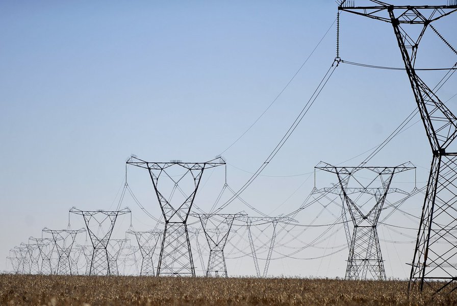 Alta, segundo o Operador Nacional do Sistema Elétrico (ONS), deve-se, principalmente, "a ocorrência de temperaturas elevadas e a escassez de chuvas, que levou ao uso intensivo de aparelhos de refrigeração" (Foto: Gisele Federicce) Alta, segundo o Operador Nacional do Sistema Elétrico (ONS), deve-se, principalmente, "a ocorrência de temperaturas elevadas e a escassez de chuvas, que levou ao uso intensivo de aparelhos de refrigeração"