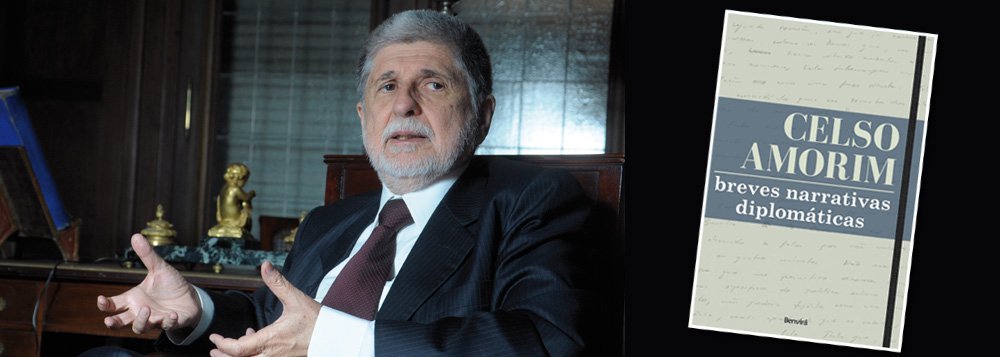 Na Argentina, onde lançou a versão espanhola do livro "Breves narrativas diplomáticas", com tradução e edição do jornalista Guido Nejamkis, editor do 247 em espanhol, ministro da Defesa declara que o País "incomodou muitos" quando "começou a jogar nas grandes ligas"; chanceler de Itamar Franco e de Lula, Celso Amorim relata na publicação período "muito importante, com muitas mudanças na visão que o Brasil tinha de si mesmo"; segundo ele, havia antes "uma visão de autolimitação", de que não poderíamos incomodar; "Tivemos que incrementar a quantidade de diplomatas em 40%, foi a maior mudança da história recente. Também chegamos a ter 30 embaixadas na África", conta; leia entrevista (Foto: Gisele Federicce) Na Argentina, onde lançou a versão espanhola do livro "Breves narrativas diplomáticas", com tradução e edição do jornalista Guido Nejamkis, editor do 247 em espanhol, ministro da Defesa declara que o País "incomodou muitos" quando "começou a jogar nas grandes ligas"; chanceler de Itamar Franco e de Lula, Celso Amorim relata na publicação período "muito importante, com muitas mudanças na visão que o Brasil tinha de si mesmo"; segundo ele, havia antes "uma visão de autolimitação", de que não poderíamos incomodar; "Tivemos que incrementar a quantidade de diplomatas em 40%, foi a maior mudança da história recente. Também chegamos a ter 30 embaixadas na África", conta; leia entrevista