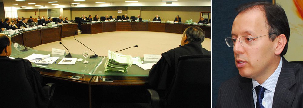 Lei exigia o cumprimento de requisitos para garantia da segurança do público participante e da comunidade em geral e concedia, ainda, poder regulamentar ao Comando-Geral da Polícia Militar; “É inacreditável que, em pleno regime democrático, seja possível se deparar com uma legislação típica do regime militar”, ressaltou o relator, desembargador Carlos França (detalhe), cujo voto, pela inconstitucionalidade, foi seguido à unanimidade pela corte; lei aprovada na Assembleia foi vetada pelo governador Marconi Perillo, mas os deputados derrubaram o veto (Foto: Realle Palazzo-Martini) Lei exigia o cumprimento de requisitos para garantia da segurança do público participante e da comunidade em geral e concedia, ainda, poder regulamentar ao Comando-Geral da Polícia Militar; “É inacreditável que, em pleno regime democrático, seja possível se deparar com uma legislação típica do regime militar”, ressaltou o relator, desembargador Carlos França (detalhe), cujo voto, pela inconstitucionalidade, foi seguido à unanimidade pela corte; lei aprovada na Assembleia foi vetada pelo governador Marconi Perillo, mas os deputados derrubaram o veto