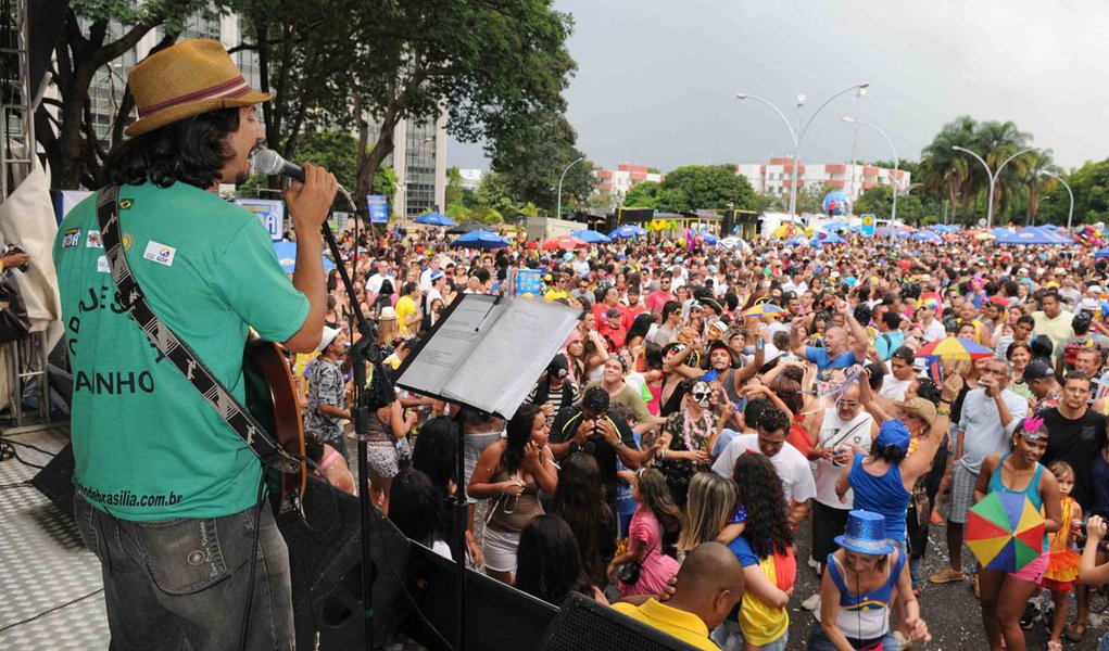 Este ano, a expectativa é que 60 mil foliões passem pelo Galinho; bloco completa 22 anos e 23 carnavais, pois a primeira saída ocorreu uma semana antes da data (Foto: Gisele Federicce) Este ano, a expectativa é que 60 mil foliões passem pelo Galinho; bloco completa 22 anos e 23 carnavais, pois a primeira saída ocorreu uma semana antes da data