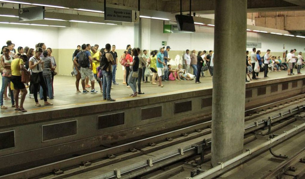 Metroviários do Distrito Federal decidiram retomar a greve por tempo indeterminado, após reunião sem acordo da categoria com o GDF, que ocorreu neste final de semana; conforme o Tribunal Regional do Trabalho (TRT), o caso será levado para o Ministério Público do Trabalho e, depois, volta para o tribunal para ser analisado e julgado nas próximas semanas (Foto: Leonardo Lucena) Metroviários do Distrito Federal decidiram retomar a greve por tempo indeterminado, após reunião sem acordo da categoria com o GDF, que ocorreu neste final de semana; conforme o Tribunal Regional do Trabalho (TRT), o caso será levado para o Ministério Público do Trabalho e, depois, volta para o tribunal para ser analisado e julgado nas próximas semanas