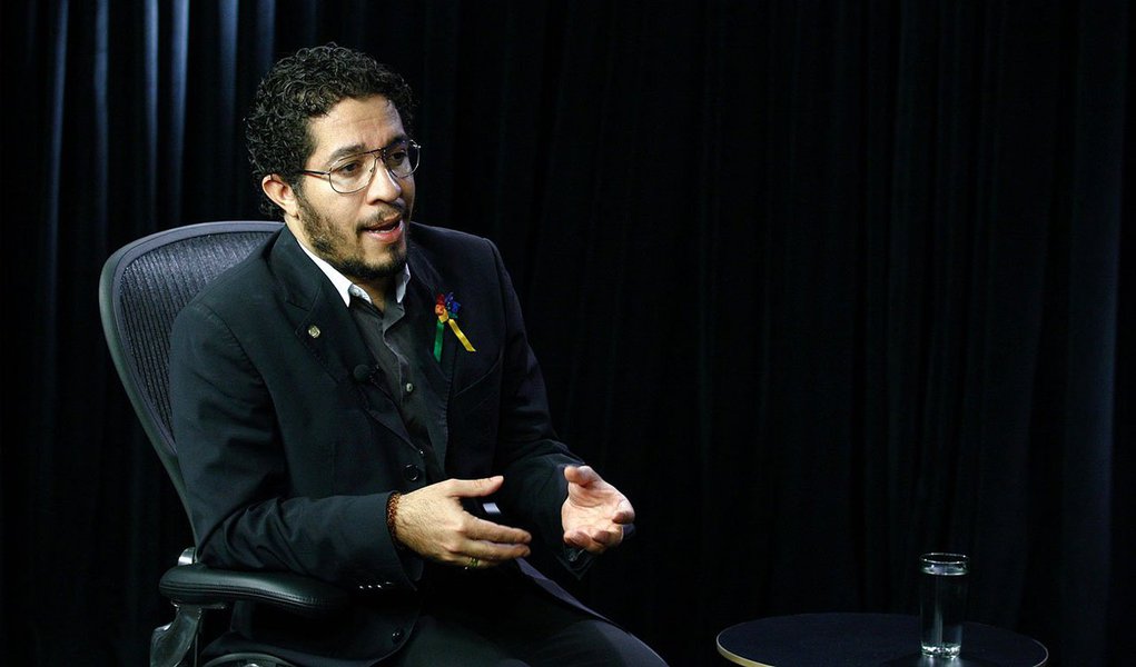 Deputado do (PSOL-RJ) projeta aprovação de descriminalização do consumo e da produção no próximo mandato legislativo, tenta impedir que agronegócio se aproprie do nicho e acusa PT de se ater a cálculo eleitoral (Foto: Roberta Namour) Deputado do (PSOL-RJ) projeta aprovação de descriminalização do consumo e da produção no próximo mandato legislativo, tenta impedir que agronegócio se aproprie do nicho e acusa PT de se ater a cálculo eleitoral
