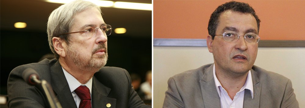 Apesar de afirmar que "não existe adversário fácil" e que "a oposição não vai escolher candidato do governo", o líder da minoria no Congresso, deputado Antônio Imbassahy, do PSDB, disse nesta segunda que o chefe da Casa Civil, Rui Costa, é visto "em Brasília" como o candidato "mais fácil de ser derrotado" na disputa pela sucessão de Jaques Wagner; "O que eu ouço em Brasília não são palavras positivas e quem diz são os companheiros dele. Eles dizem que o governador não deveria ter escolhido esse, 'ele é o mais fraco e não vai ganhar'" (Foto: Romulo Faro) Apesar de afirmar que "não existe adversário fácil" e que "a oposição não vai escolher candidato do governo", o líder da minoria no Congresso, deputado Antônio Imbassahy, do PSDB, disse nesta segunda que o chefe da Casa Civil, Rui Costa, é visto "em Brasília" como o candidato "mais fácil de ser derrotado" na disputa pela sucessão de Jaques Wagner; "O que eu ouço em Brasília não são palavras positivas e quem diz são os companheiros dele. Eles dizem que o governador não deveria ter escolhido esse, 'ele é o mais fraco e não vai ganhar'"