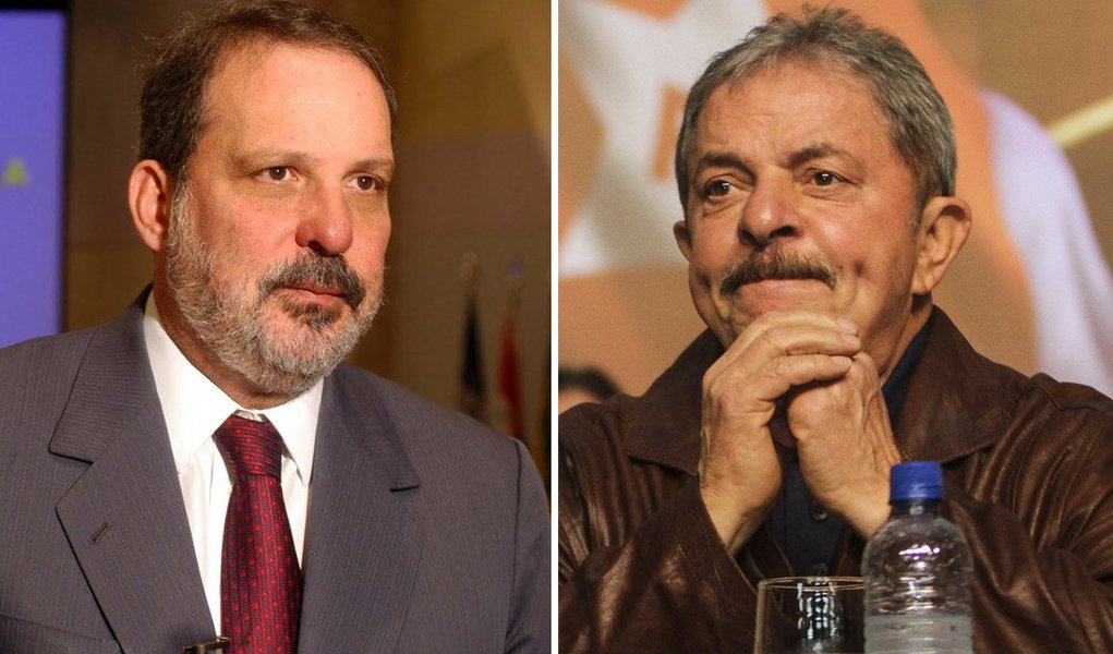 O ex-presidente Luiz Inácio Lula da Silva (PT) poderá vir a Pernambuco em abril; a informação é do senador e pré-candidato ao Governo de Pernambuco Armando Monteiro (PTB), que trabalha para trazer o PT para dentro de sua coligação nas eleições de outubro; apesar dos esforços dos petebistas e da preferência do Diretório Nacional petista por uma aliança, instâncias do PT pernambucano que defendem uma candidatura própria do partido ainda trabalham para viabilizar o projeto; o senador deverá conversar com Lula nos próximos dias para montar uma agenda de maneira que ele possa participar dos atos de campanha em Pernambuco (Foto: Paulo Emílio) O ex-presidente Luiz Inácio Lula da Silva (PT) poderá vir a Pernambuco em abril; a informação é do senador e pré-candidato ao Governo de Pernambuco Armando Monteiro (PTB), que trabalha para trazer o PT para dentro de sua coligação nas eleições de outubro; apesar dos esforços dos petebistas e da preferência do Diretório Nacional petista por uma aliança, instâncias do PT pernambucano que defendem uma candidatura própria do partido ainda trabalham para viabilizar o projeto; o senador deverá conversar com Lula nos próximos dias para montar uma agenda de maneira que ele possa participar dos atos de campanha em Pernambuco