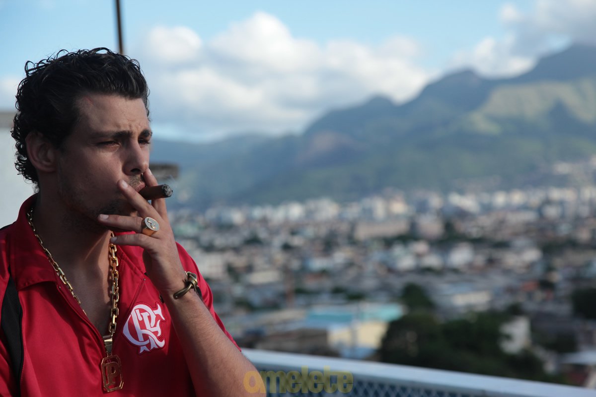 Drama é ambientado num dos maiores complexos de favelas do Rio de Janeiro, que foi palco de uma gigantesca ocupação policial-militar há quatro anos (Foto: Gisele Federicce) Drama é ambientado num dos maiores complexos de favelas do Rio de Janeiro, que foi palco de uma gigantesca ocupação policial-militar há quatro anos