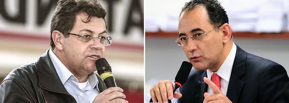 Em nota, o presidente do diretório estadual Emidio de Souza classificou a sentença como um “ato final de um processo viciado e de um julgamento espectaculoso e midiático que ignorou princípios basilares do Direito”; deputado federal deve se entregar nesta terça-feira à PF, em Brasília (Foto: Roberta Namour) Em nota, o presidente do diretório estadual Emidio de Souza classificou a sentença como um “ato final de um processo viciado e de um julgamento espectaculoso e midiático que ignorou princípios basilares do Direito”; deputado federal deve se entregar nesta terça-feira à PF, em Brasília