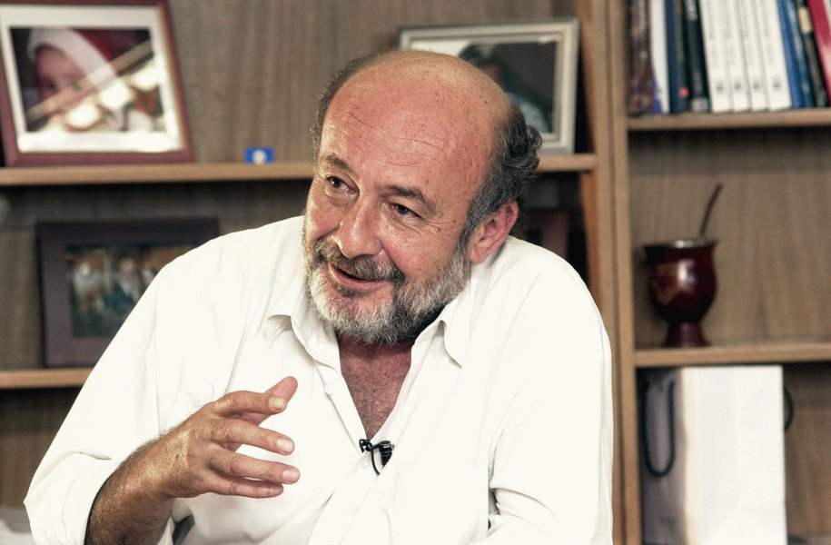 Ex-porta-voz de Lula, Ricardo Kotscho publica carta endereçada a José Dirceu, Delúbio Soares e José Genoino; "Fora isso, vocês não estão perdendo grande coisa. Parece que o Brasil já entrou no piloto automático de fim de ano, com a rotina das notícias se repetindo irritantemente. Denúncias continuam sendo publicadas a granel em todas as latitudes, mas investigações que envolvem tucanos se arrastam a passos de tartaruga", diz ele (Foto: Leonardo Attuch) Ex-porta-voz de Lula, Ricardo Kotscho publica carta endereçada a José Dirceu, Delúbio Soares e José Genoino; "Fora isso, vocês não estão perdendo grande coisa. Parece que o Brasil já entrou no piloto automático de fim de ano, com a rotina das notícias se repetindo irritantemente. Denúncias continuam sendo publicadas a granel em todas as latitudes, mas investigações que envolvem tucanos se arrastam a passos de tartaruga", diz ele