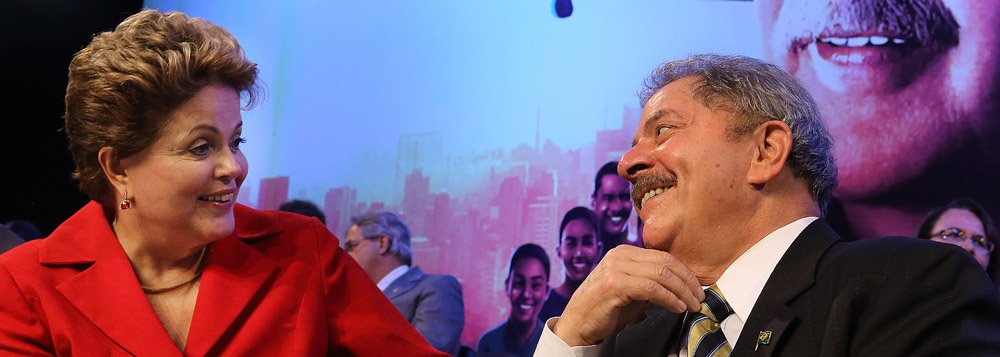 Presidente Dilma Rousseff rebate reportagem da Folha de S. Paulo desta segunda-feira que investia em intriga entre ela e o antecessor; segundo a matéria, o ex-presidente teria dito a interlocutores que Dilma "está bem na foto" com o eleitorado, mas "divorciada" das classes política e empresarial; petista teria confidenciado ainda que a equipe econômica do governo federal estaria com o prazo de "validade vencido"; em Bruxelas, a presidente respondeu: "Eu acho que vocês podem tentar de todas as formas criar qualquer conflito, barulho ou ruído entre mim e o presidente Lula, que vocês não vão conseguir" (Foto: Ana Pupulin) Presidente Dilma Rousseff rebate reportagem da Folha de S. Paulo desta segunda-feira que investia em intriga entre ela e o antecessor; segundo a matéria, o ex-presidente teria dito a interlocutores que Dilma "está bem na foto" com o eleitorado, mas "divorciada" das classes política e empresarial; petista teria confidenciado ainda que a equipe econômica do governo federal estaria com o prazo de "validade vencido"; em Bruxelas, a presidente respondeu: "Eu acho que vocês podem tentar de todas as formas criar qualquer conflito, barulho ou ruído entre mim e o presidente Lula, que vocês não vão conseguir"
