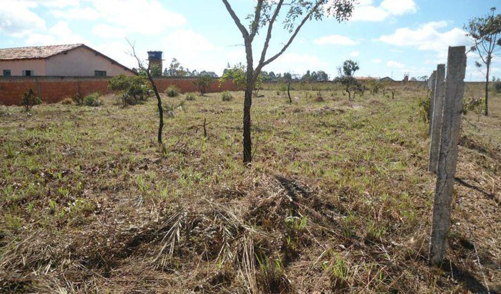 A Secretaria de Habitação concluiu o processo que prevê a implementação de diretrizes para criar um novo grande bairro no DF; com 17 mil hectares, o terreno, que fica na DF-140, entre São Sebastião e Santa Maria; não há previsão para o início das obras; a expectativa do GDF é de que, a longo prazo, a nova localidade tenha 900 mil pessoas, um quantitativo maior do que 13 capitais brasileiras, entre elas Florianópolis, João Pessoa, Macapá e Campo Grande (Foto: Leonardo Lucena) A Secretaria de Habitação concluiu o processo que prevê a implementação de diretrizes para criar um novo grande bairro no DF; com 17 mil hectares, o terreno, que fica na DF-140, entre São Sebastião e Santa Maria; não há previsão para o início das obras; a expectativa do GDF é de que, a longo prazo, a nova localidade tenha 900 mil pessoas, um quantitativo maior do que 13 capitais brasileiras, entre elas Florianópolis, João Pessoa, Macapá e Campo Grande