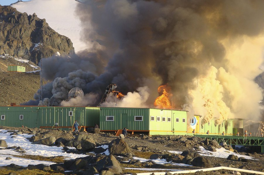 Base brasileira na Antártica, destruída em um incêndio em fevereiro de 2012, tinha previsão inicial de inauguração do novo complexo em 2015 (Foto: Gisele Federicce) Base brasileira na Antártica, destruída em um incêndio em fevereiro de 2012, tinha previsão inicial de inauguração do novo complexo em 2015