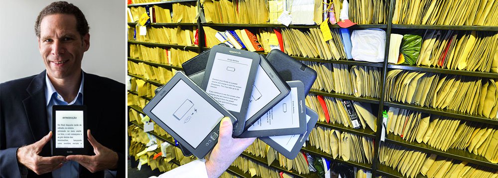 A varejista online Amazon anunciou nesta terça-feira que uma tecnologia da companhia foi escolhida pelo Ministério da Educação para conversão digital e distribuição de mais de 200 livros didáticos em tablets, serviço pelo qual não será paga; sem precisar o tamanho do investimento da Amazon, o diretor geral da operação brasileira, Alex Szapiro, afirmou que a companhia apostou na investida para popularizar o uso de seu aplicativo, e, principalmente, fomentar o hábito de leitura em dispositivos digitais (Foto: Leonardo Attuch) A varejista online Amazon anunciou nesta terça-feira que uma tecnologia da companhia foi escolhida pelo Ministério da Educação para conversão digital e distribuição de mais de 200 livros didáticos em tablets, serviço pelo qual não será paga; sem precisar o tamanho do investimento da Amazon, o diretor geral da operação brasileira, Alex Szapiro, afirmou que a companhia apostou na investida para popularizar o uso de seu aplicativo, e, principalmente, fomentar o hábito de leitura em dispositivos digitais