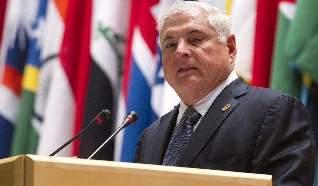 Presidente Nicolás Maduro, rompeu as relações políticas e diplomáticas, além de congelar operações econômicas e comerciais com o país, após o Panamá convocar uma reunião privada na sede da Organização dos Estados Americanos (OEA), com o objetivo de discutir a situação política na Venezuela; “O único objetivo de ajudar os diferentes atores do país-irmão a fortalecer a democracia e os direitos humanos”, disse o presidente Ricardo Martinelli (Foto: Roberta Namour) Presidente Nicolás Maduro, rompeu as relações políticas e diplomáticas, além de congelar operações econômicas e comerciais com o país, após o Panamá convocar uma reunião privada na sede da Organização dos Estados Americanos (OEA), com o objetivo de discutir a situação política na Venezuela; “O único objetivo de ajudar os diferentes atores do país-irmão a fortalecer a democracia e os direitos humanos”, disse o presidente Ricardo Martinelli