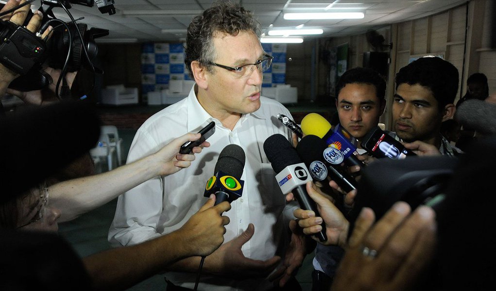 Secretário-geral da Fifa responde a carta aberta do colunista da Folha de S. Paulo Xico Sá: “Fan Fest permite a quem não tem ingresso viver de perto a Copa; o custo de sua organização, muitas vezes, é inferior ao do Carnaval”; segundo ele, a instituição está confiante de que brasileiros têm a capacidade e o desejo de organizar uma das Copas mais incríveis de todos os tempos (Foto: Roberta Namour) Secretário-geral da Fifa responde a carta aberta do colunista da Folha de S. Paulo Xico Sá: “Fan Fest permite a quem não tem ingresso viver de perto a Copa; o custo de sua organização, muitas vezes, é inferior ao do Carnaval”; segundo ele, a instituição está confiante de que brasileiros têm a capacidade e o desejo de organizar uma das Copas mais incríveis de todos os tempos