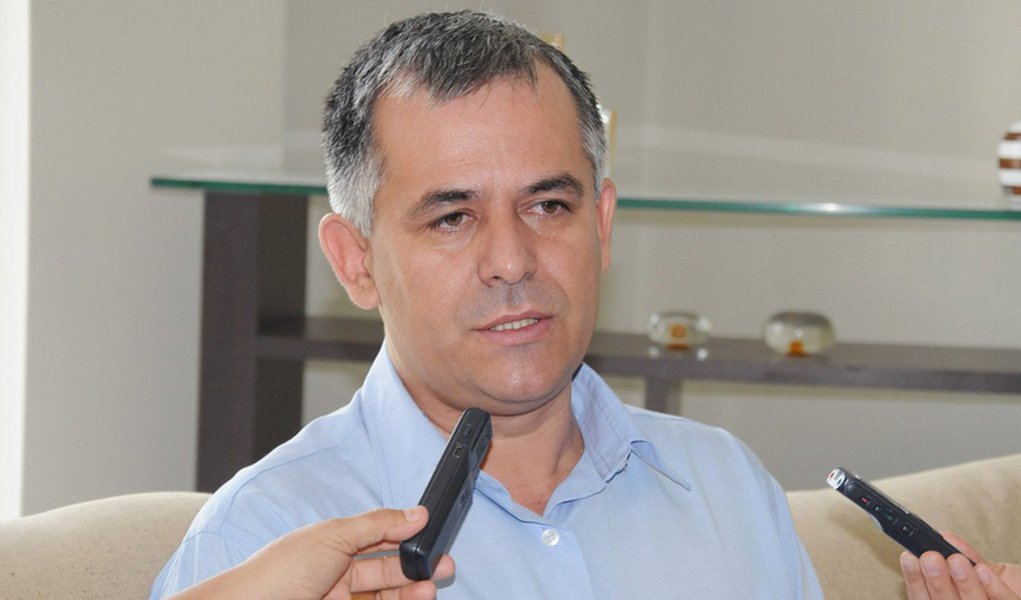 O atual presidente, Ernani Siqueira, deixará o comando do partido depois de seis anos na presidência. A troca de comando no partido que governa o Tocantins está prevista para a próxima semana, depois do feriado de Carnaval; Jaime Café é reconhecido por muitos como um homem carismático e habilidoso na articulação política. Tem trânsito livre no setor do Agronegócio, boas relações com o Palácio Araguaia e com os prefeitos (Foto: Aquiles Lins) O atual presidente, Ernani Siqueira, deixará o comando do partido depois de seis anos na presidência. A troca de comando no partido que governa o Tocantins está prevista para a próxima semana, depois do feriado de Carnaval; Jaime Café é reconhecido por muitos como um homem carismático e habilidoso na articulação política. Tem trânsito livre no setor do Agronegócio, boas relações com o Palácio Araguaia e com os prefeitos