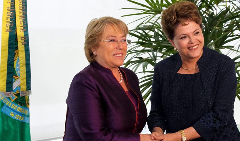 Socialista chilena volta à presidência após governar o país entre 2006 e 2010, quando o atual presidente, Sebastián Piñera, assumiu o posto; cerimônias de posse ocorrem na terça (11), no Congresso Nacional do Chile, que fica na cidade de Valparaiso, e no Palácio Presidencial de Cerro Castillo, na vizinha Viña del Mar; Bachelet terá por desafio cumprir promessas como a reforma da Constituição (Foto: Valter Lima) Socialista chilena volta à presidência após governar o país entre 2006 e 2010, quando o atual presidente, Sebastián Piñera, assumiu o posto; cerimônias de posse ocorrem na terça (11), no Congresso Nacional do Chile, que fica na cidade de Valparaiso, e no Palácio Presidencial de Cerro Castillo, na vizinha Viña del Mar; Bachelet terá por desafio cumprir promessas como a reforma da Constituição