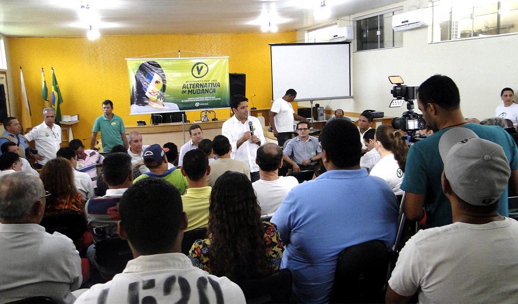 "O movimento quer promover um debate em prol do Tocantins e seu povo. Estamos ouvindo os diversos setores da sociedade para que todos contribuam para a construção de um projeto de desenvolvimento para o nosso Estado, que seja plural e democrático, atendendo às necessidades reais da população e que possa promover as mudanças que o nosso povo espera e merece", afirmou o presidente do PV no Tocantins, deputado Marcelo Lelis (Foto: Aquiles Lins) "O movimento quer promover um debate em prol do Tocantins e seu povo. Estamos ouvindo os diversos setores da sociedade para que todos contribuam para a construção de um projeto de desenvolvimento para o nosso Estado, que seja plural e democrático, atendendo às necessidades reais da população e que possa promover as mudanças que o nosso povo espera e merece", afirmou o presidente do PV no Tocantins, deputado Marcelo Lelis
