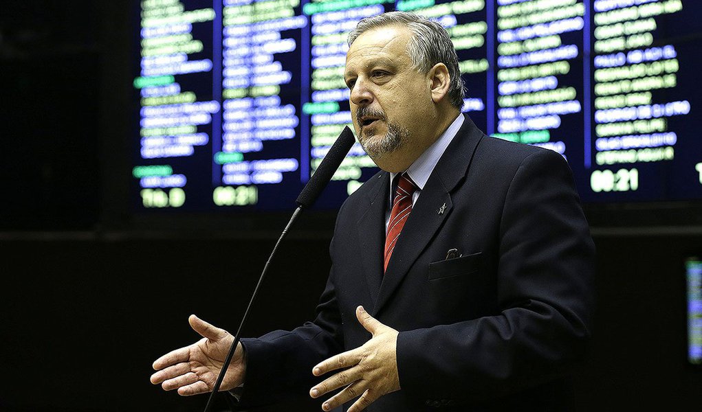 Para o deputado Ricardo Berzoini (PT-SP), tucanos 'ficaram inebriados' com sucesso inicial e descuidaram da sequência. 'Foi um período de desemprego recorde e ataques a direitos', acrescenta o presidente da CUT, Vagner Freitas (Foto: Roberta Namour) Para o deputado Ricardo Berzoini (PT-SP), tucanos 'ficaram inebriados' com sucesso inicial e descuidaram da sequência. 'Foi um período de desemprego recorde e ataques a direitos', acrescenta o presidente da CUT, Vagner Freitas