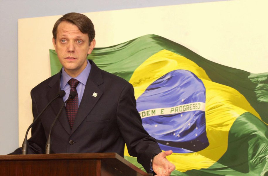 Para o colunista da Folha, além de autoritário e intolerante, agressão ao ministro Ricardo Lewandowski em sessão sobre a ação penal 470 revela falta de capacidade institucional do presidente do Supremo Tribunal Federal (Foto: Roberta Namour) Para o colunista da Folha, além de autoritário e intolerante, agressão ao ministro Ricardo Lewandowski em sessão sobre a ação penal 470 revela falta de capacidade institucional do presidente do Supremo Tribunal Federal