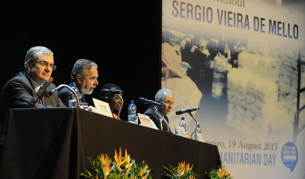 Evento com a presença de diplomatas brasileiros e representantes da ONU no Jardim Botânico, no Rio de Janeiro, homenageia o brasileiro em um atentado a bomba no Iraque, em 2003; ele era representante do secretário-geral das Nações Unidas para o Iraque, que havia sido recém-invadido pelos Estados Unidos; outros 21 funcionários do escritório da ONU em Bagdá morreram no atentado (Foto: Gisele Federicce) Evento com a presença de diplomatas brasileiros e representantes da ONU no Jardim Botânico, no Rio de Janeiro, homenageia o brasileiro em um atentado a bomba no Iraque, em 2003; ele era representante do secretário-geral das Nações Unidas para o Iraque, que havia sido recém-invadido pelos Estados Unidos; outros 21 funcionários do escritório da ONU em Bagdá morreram no atentado