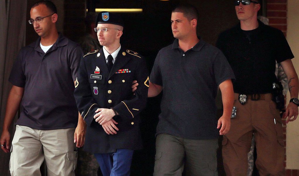 O soldado dos Estados Unidos Bradley Manning, condenado por vazar documentos secretos dos EUA, disse ser do sexo feminino e quer viver como uma mulher chamada Chelsea (Foto: Leonardo Attuch) O soldado dos Estados Unidos Bradley Manning, condenado por vazar documentos secretos dos EUA, disse ser do sexo feminino e quer viver como uma mulher chamada Chelsea