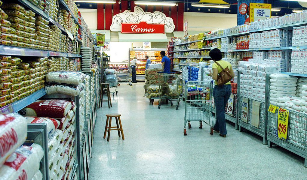 Medida pelo Índice de Preços ao Consumidor Semanal, a inflação em Porto Alegre registrou alta de 0,18% na segunda semana de agosto; esta foi a segunda maior taxa entre as sete capitais (Foto: Leonardo Lucena) Medida pelo Índice de Preços ao Consumidor Semanal, a inflação em Porto Alegre registrou alta de 0,18% na segunda semana de agosto; esta foi a segunda maior taxa entre as sete capitais