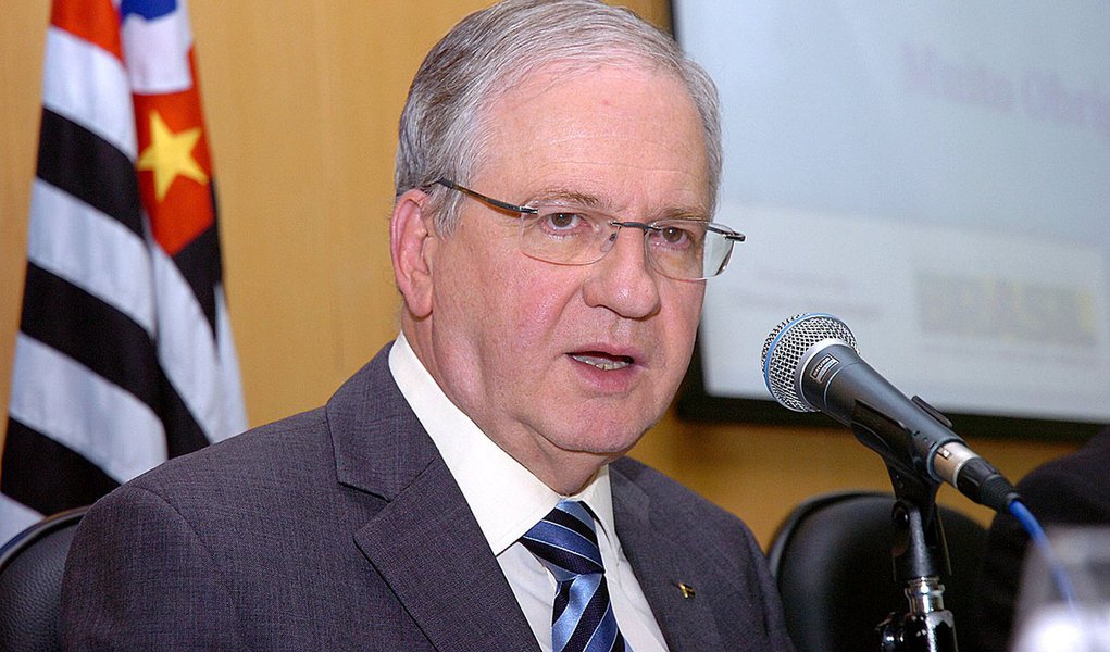 Principal candidato da comunidade uspiana e da Assembleia Universitária, professor da Faculdade de Medicina de Ribeirão e ex-pró-reitor de Pesquisa foi escolhido pelo governador de São Paulo, Geraldo Alckmin (PSDB), para gerir a universidade nos próximos quatro anos; ele toma posse em 25 de janeiro de 2014 e prega fim da repressão (Foto: Roberta Namour) Principal candidato da comunidade uspiana e da Assembleia Universitária, professor da Faculdade de Medicina de Ribeirão e ex-pró-reitor de Pesquisa foi escolhido pelo governador de São Paulo, Geraldo Alckmin (PSDB), para gerir a universidade nos próximos quatro anos; ele toma posse em 25 de janeiro de 2014 e prega fim da repressão