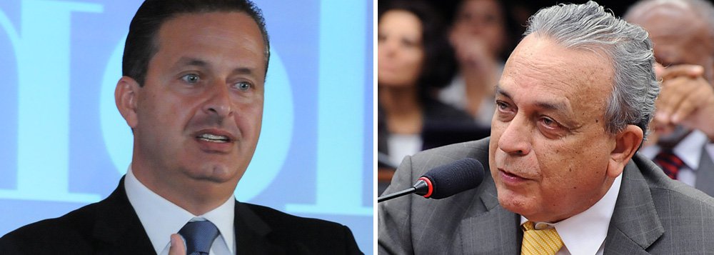 Após conversas com o deputado federal Sérgio Guerra (PSDB-PE), presidente do diretório tucano em Pernambuco, o governador e presidenciável Eduardo Campos anunciou que o PSDB assumirá a Secretaria de Trabalho, Qualificação e Empreendedorismo e a presidência do Detran no estado; justificativa da aliança, segundo o socialista: "A relação nossa com o PSDB de Pernambuco é uma relação que vem de muito tempo" (Foto: Gisele Federicce) Após conversas com o deputado federal Sérgio Guerra (PSDB-PE), presidente do diretório tucano em Pernambuco, o governador e presidenciável Eduardo Campos anunciou que o PSDB assumirá a Secretaria de Trabalho, Qualificação e Empreendedorismo e a presidência do Detran no estado; justificativa da aliança, segundo o socialista: "A relação nossa com o PSDB de Pernambuco é uma relação que vem de muito tempo"