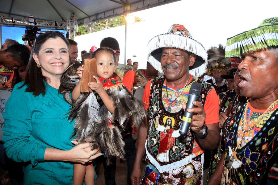 Em solenidade no Palácio dos Leões, a governadora Roseana Sarney (PMDB) fez o lançamento do evento, que este ano terá como tema A Copa da Cultura Brasileira; a peemedebista anunciou a elevação em 42,5% do valor do auxílio repassado aos grupos juninos e a implantação do projeto Reviver com Segurança, uma parceria das secretarias de Turismo (Setur), de Cultura (Secma) e Segurança Pública (SSP) (Foto: Itevaldo Junior) Em solenidade no Palácio dos Leões, a governadora Roseana Sarney (PMDB) fez o lançamento do evento, que este ano terá como tema A Copa da Cultura Brasileira; a peemedebista anunciou a elevação em 42,5% do valor do auxílio repassado aos grupos juninos e a implantação do projeto Reviver com Segurança, uma parceria das secretarias de Turismo (Setur), de Cultura (Secma) e Segurança Pública (SSP)