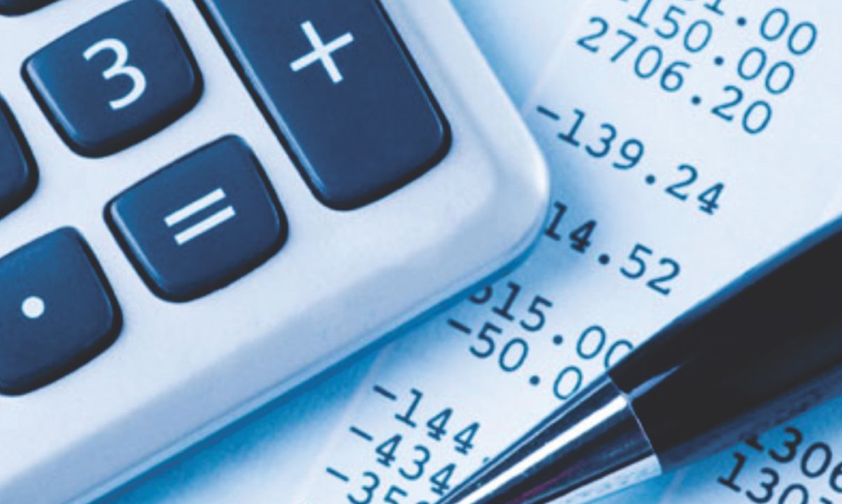 O corte na alíquota de 17% para 2%, em vigor desde 11 de dezembro último, visa atrair ao menos três centros de distribuição de lojas virtuais e arrecadar R$ 40 milhões ao ano; a B2W será a primeira a instalar um centro de distribuição — no caso, da Americanas.com, investindo R$ 50 milhões; a Saraiva também montará unidade na Bahia e o governo negocia ainda com Ponto Frio, do Grupo Pão de Açúcar (Foto: Romulo Faro) O corte na alíquota de 17% para 2%, em vigor desde 11 de dezembro último, visa atrair ao menos três centros de distribuição de lojas virtuais e arrecadar R$ 40 milhões ao ano; a B2W será a primeira a instalar um centro de distribuição — no caso, da Americanas.com, investindo R$ 50 milhões; a Saraiva também montará unidade na Bahia e o governo negocia ainda com Ponto Frio, do Grupo Pão de Açúcar