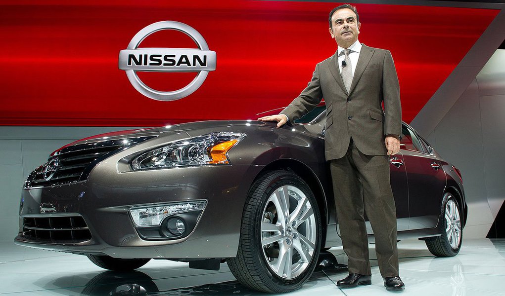 Motor 1.6 16V de 111 cavalos de potência flex será feito, com capacidade de 200 mil/ano, para os modelos Versa e March; segundo Carlos Ghosn, CEO mundial do grupo Renault Nissan, apesar da queda nas vendas do setor no país, o potencial do mercado brasileiro está intacto (Foto: Roberta Namour) Motor 1.6 16V de 111 cavalos de potência flex será feito, com capacidade de 200 mil/ano, para os modelos Versa e March; segundo Carlos Ghosn, CEO mundial do grupo Renault Nissan, apesar da queda nas vendas do setor no país, o potencial do mercado brasileiro está intacto