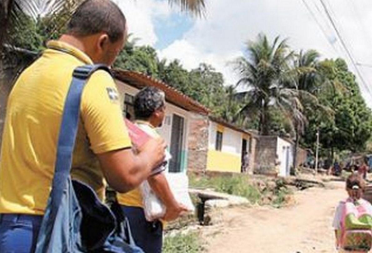 Estimativa é que cerca de 6 milhões de correspondências deixaram de ser entregues durante os 23 dias da greve dos carteiros em Alagoas; funcionários vão trabalhar mais nos próximos dias até que média diária de 250 mil correspondências entregues volte a ser alcançada (Foto: José Barbacena) Estimativa é que cerca de 6 milhões de correspondências deixaram de ser entregues durante os 23 dias da greve dos carteiros em Alagoas; funcionários vão trabalhar mais nos próximos dias até que média diária de 250 mil correspondências entregues volte a ser alcançada